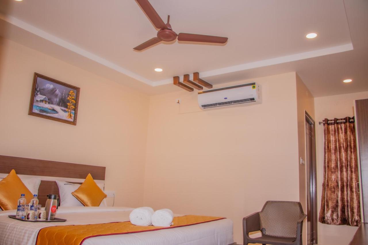 Hotel Mountview Comforts ตีรูปาติ ภายนอก รูปภาพ