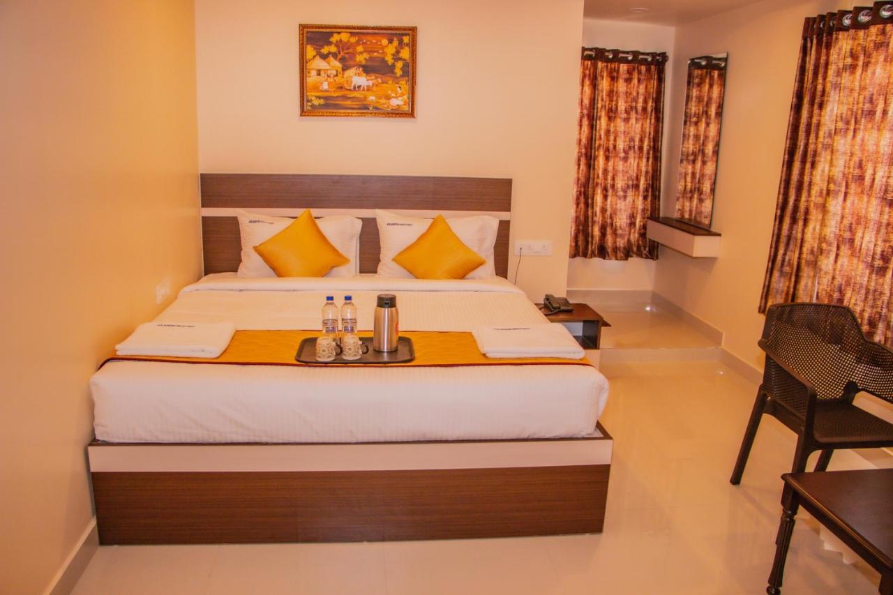 Hotel Mountview Comforts ตีรูปาติ ภายนอก รูปภาพ