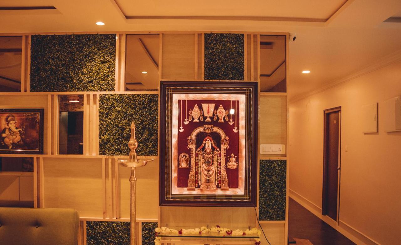 Hotel Mountview Comforts ตีรูปาติ ภายนอก รูปภาพ