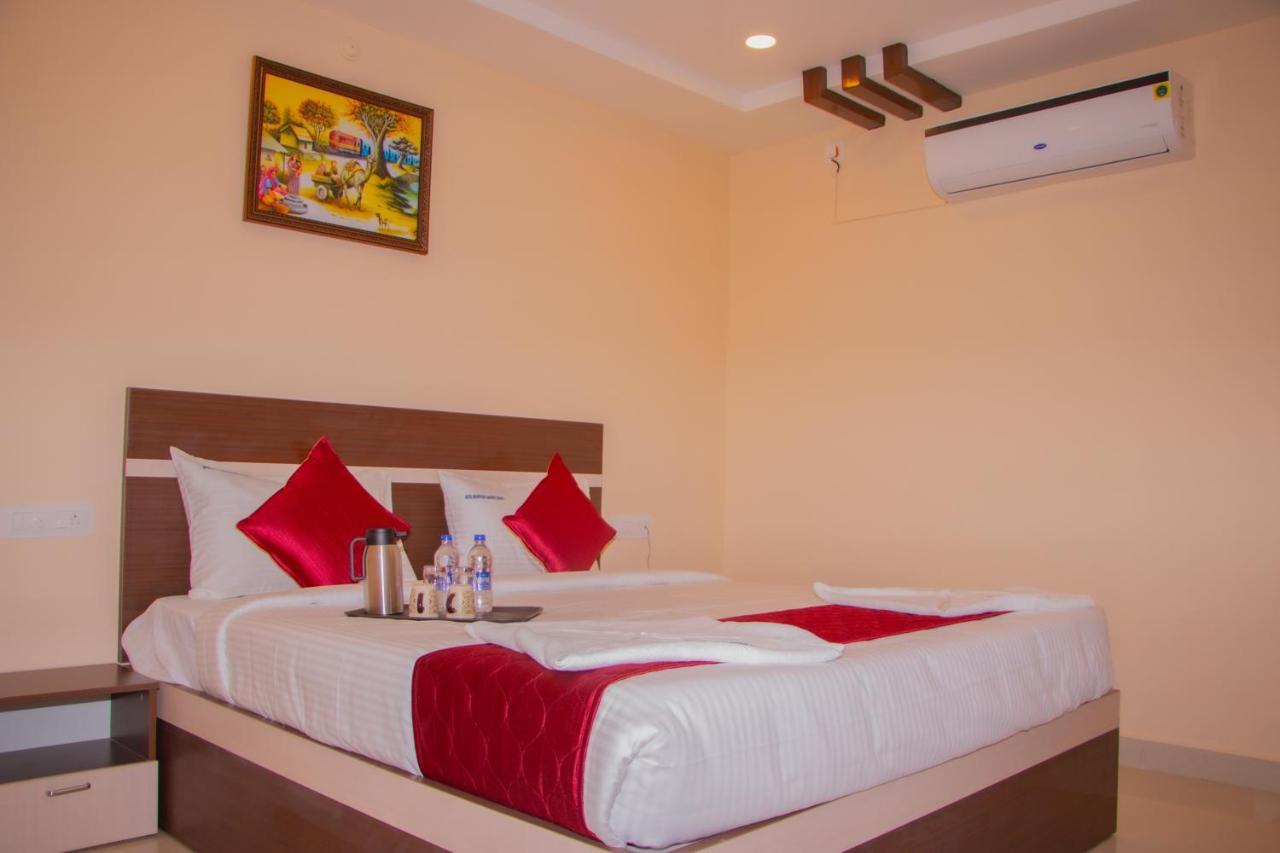 Hotel Mountview Comforts ตีรูปาติ ภายนอก รูปภาพ