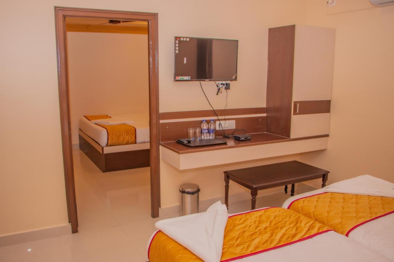Hotel Mountview Comforts ตีรูปาติ ภายนอก รูปภาพ