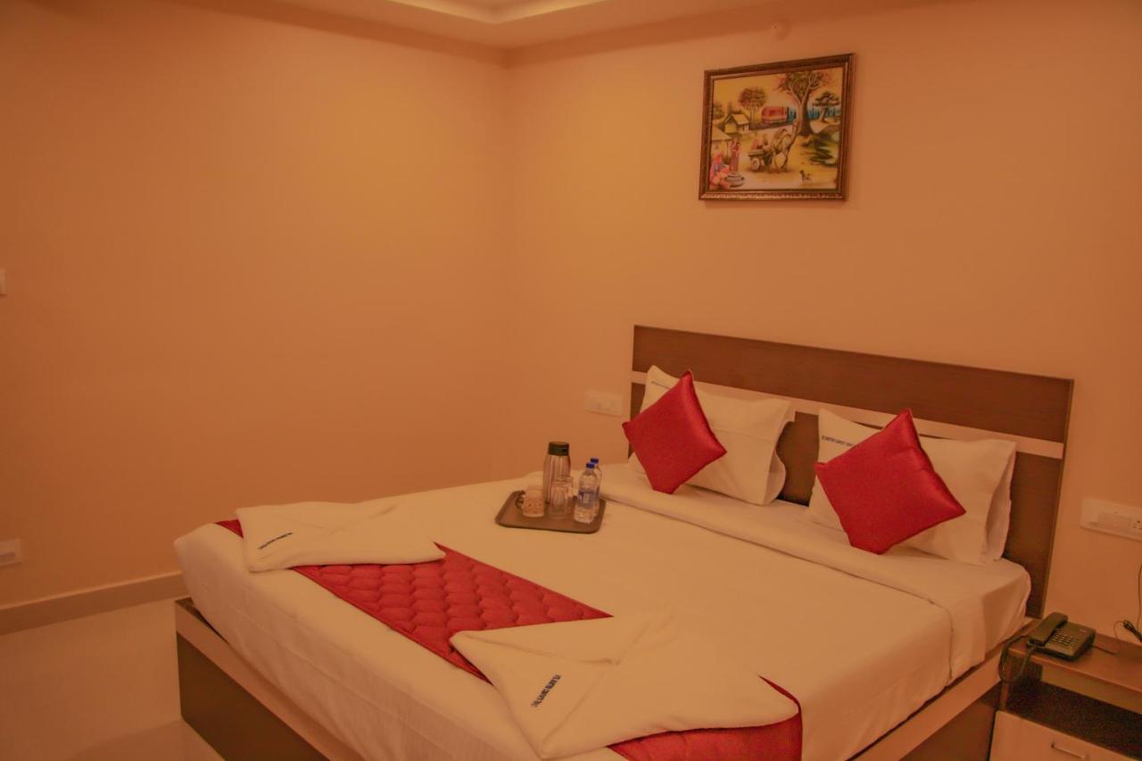 Hotel Mountview Comforts ตีรูปาติ ภายนอก รูปภาพ