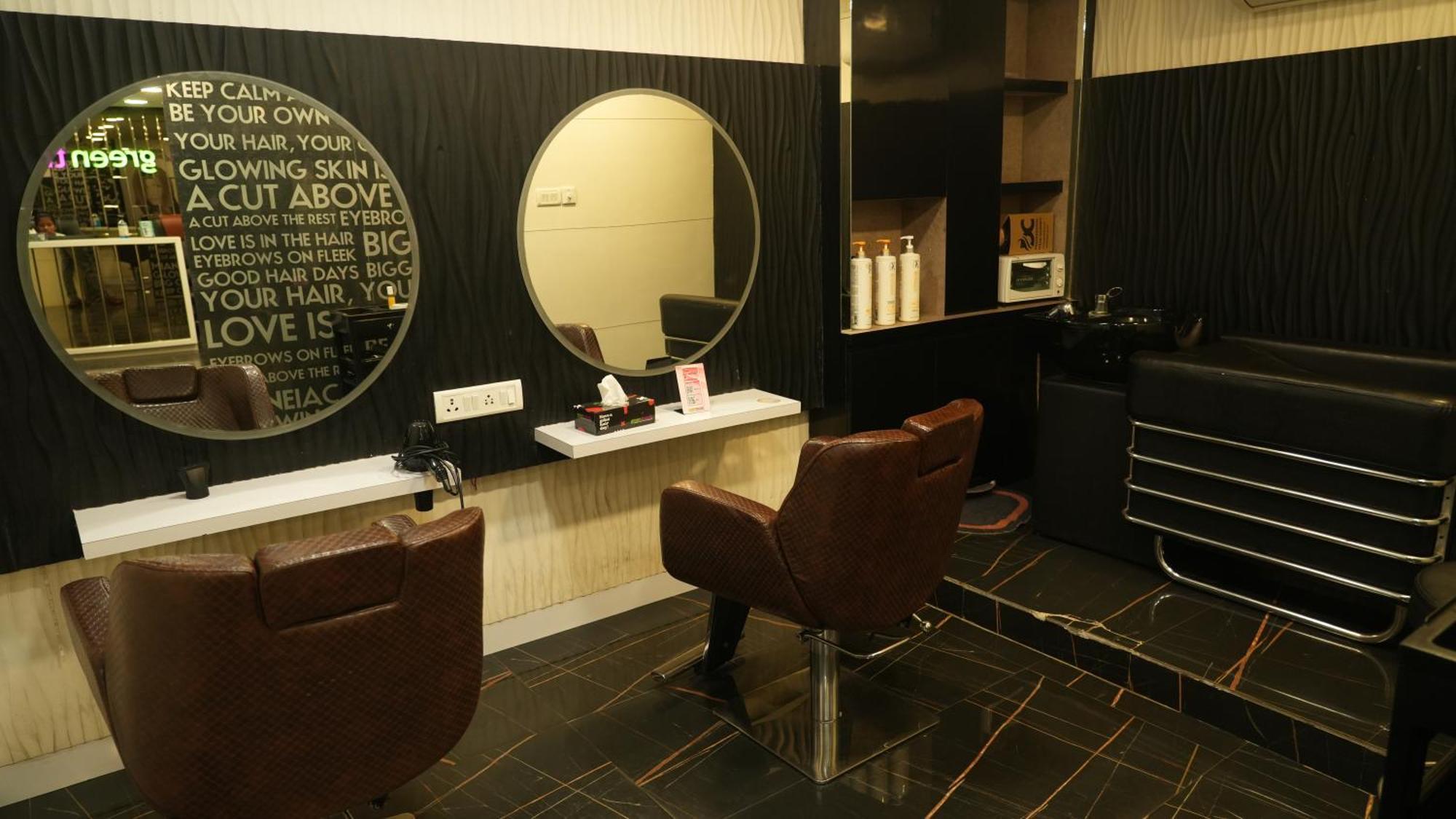 Hotel Mountview Comforts ตีรูปาติ ภายนอก รูปภาพ