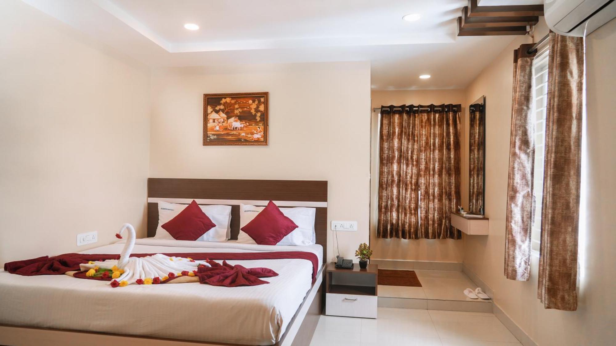 Hotel Mountview Comforts ตีรูปาติ ภายนอก รูปภาพ