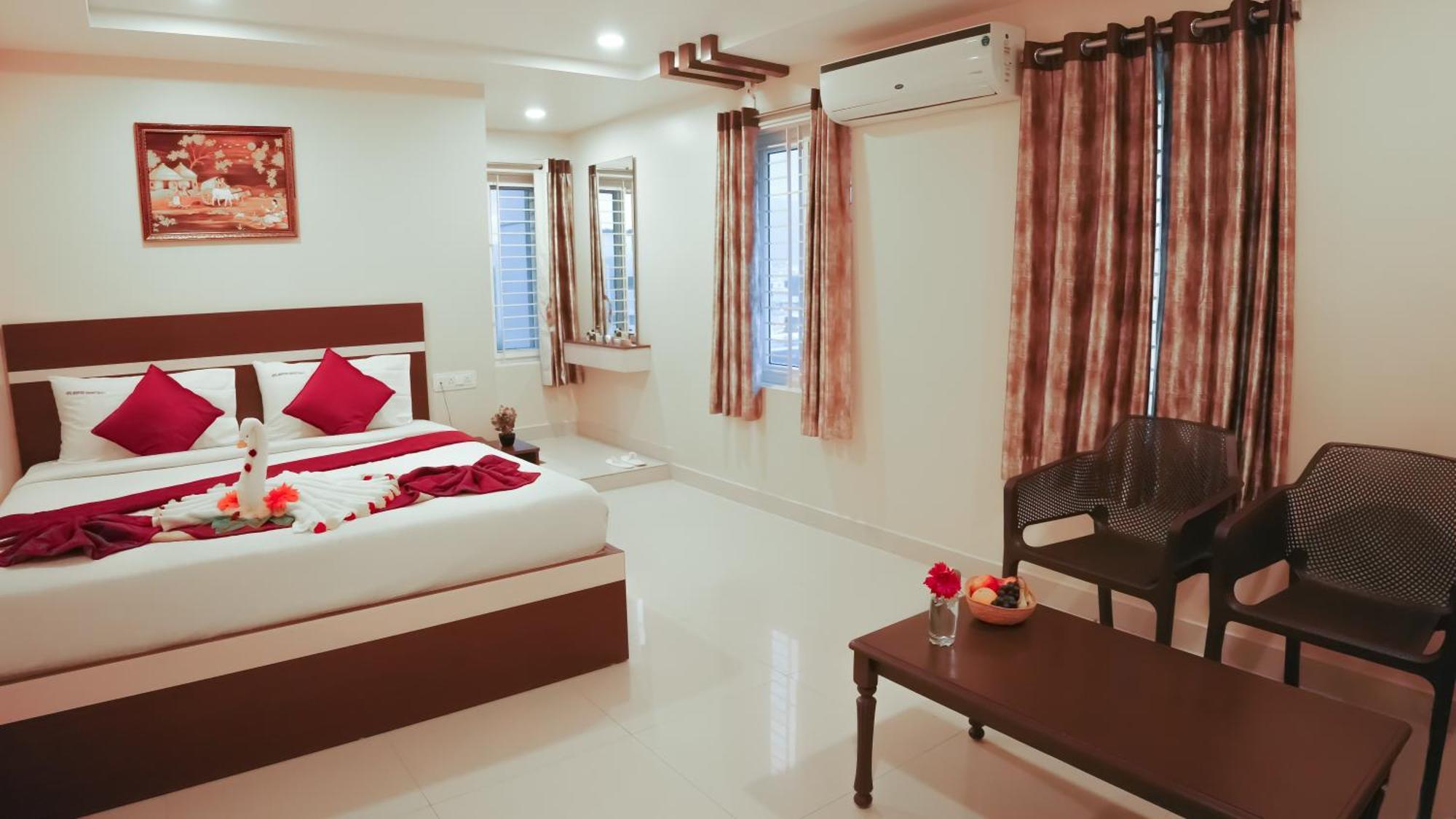 Hotel Mountview Comforts ตีรูปาติ ภายนอก รูปภาพ