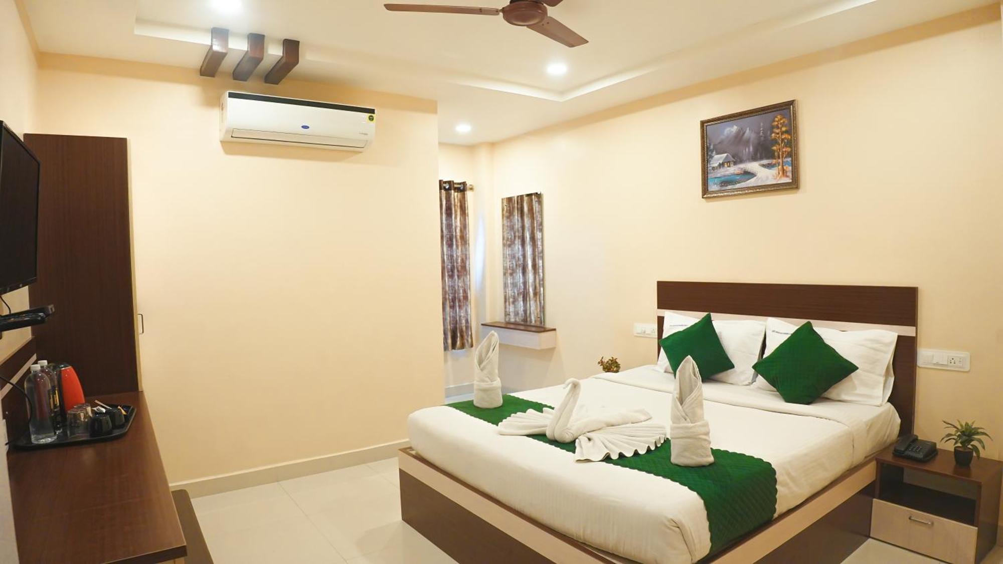 Hotel Mountview Comforts ตีรูปาติ ภายนอก รูปภาพ