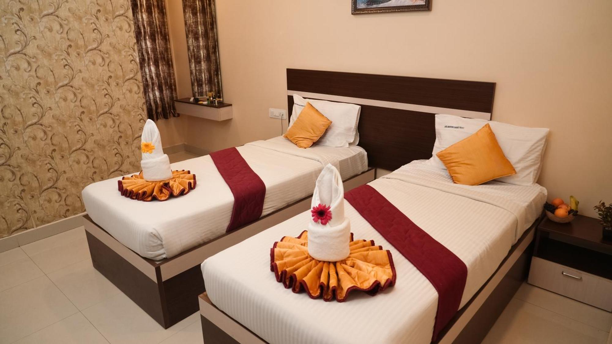 Hotel Mountview Comforts ตีรูปาติ ภายนอก รูปภาพ